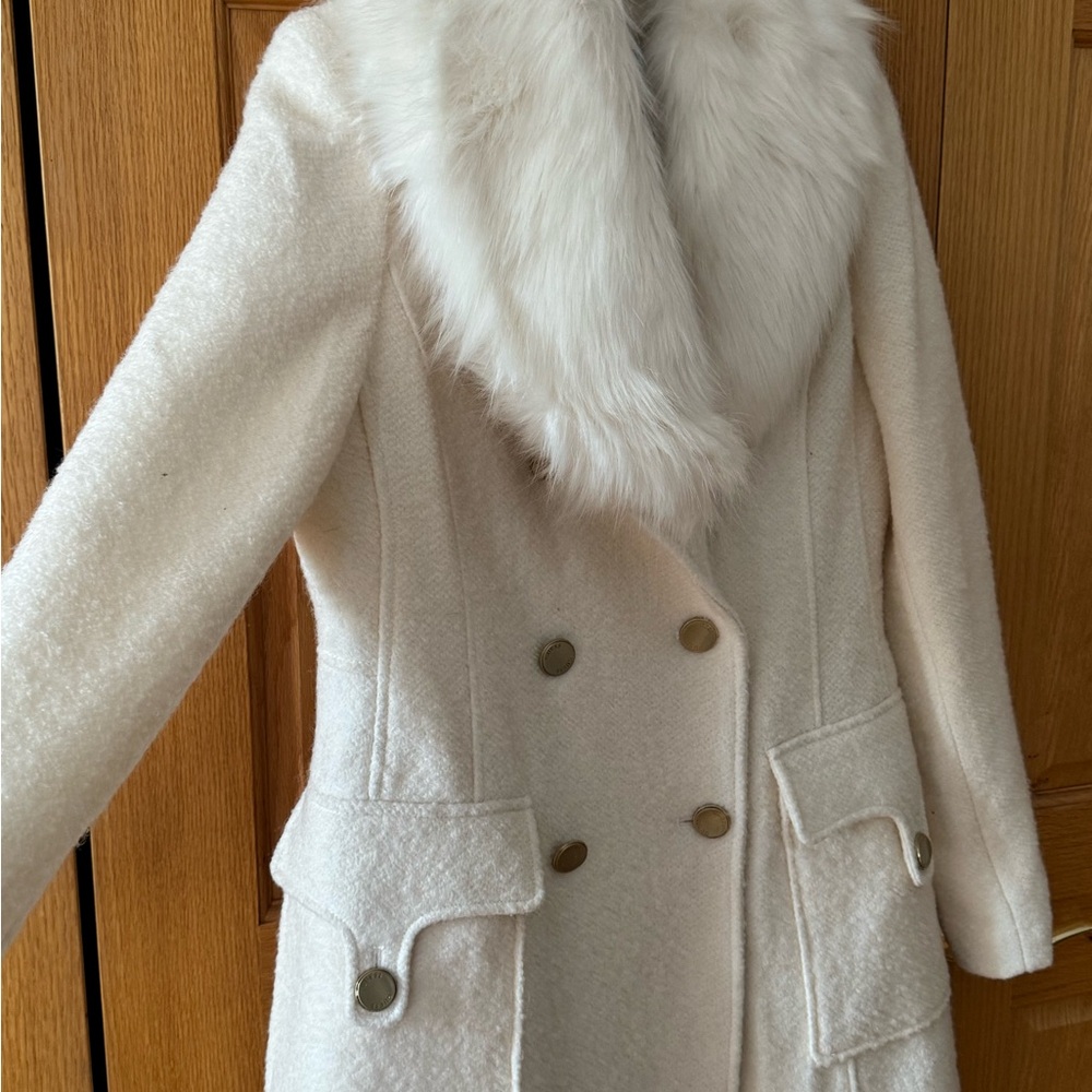 Guess White Double-Breasted Pea Coat with Faux Fur Collar - Picture 4 of 8